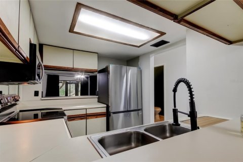 Townhouse in Clearwater, Florida 2 bedrooms, 132.94 sq.m. № 1899419 - photo 12