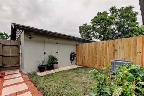 Townhouse in Clearwater, Florida 2 bedrooms, 132.94 sq.m. № 1899419 - photo 2
