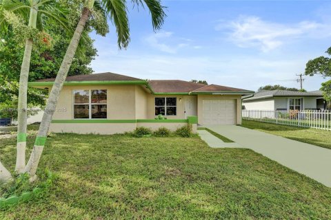 House in West Park, Florida 3 bedrooms, 110.93 sq.m. № 1944710 - photo 2