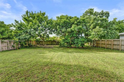 House in West Park, Florida 3 bedrooms, 110.93 sq.m. № 1944710 - photo 6