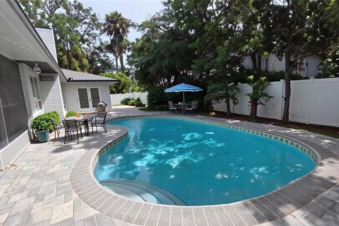 House in Tampa, Florida 3 bedrooms, 190.64 sq.m. № 1903978 - photo 13