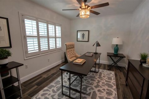 House in Tampa, Florida 3 bedrooms, 190.64 sq.m. № 1903978 - photo 7