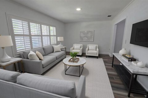 House in Tampa, Florida 3 bedrooms, 190.64 sq.m. № 1903978 - photo 6