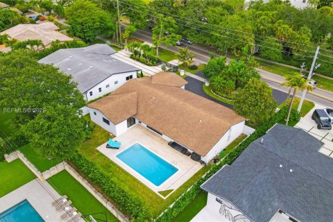 Casa en Miami, Florida 4 dormitorios, 241.17 m2 № 2299997