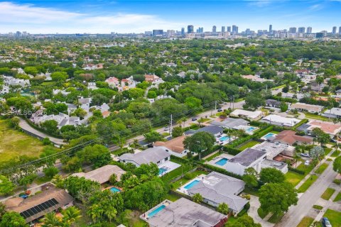 Casa en venta en Miami, Florida, 4 dormitorios, 241.17 m2 № 2299997 - foto 16