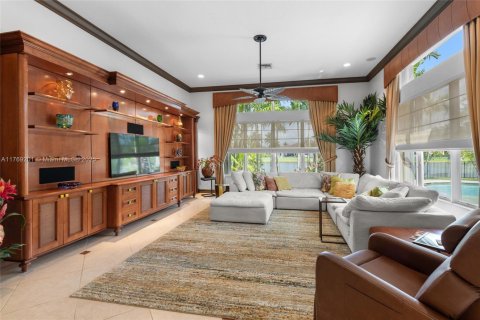 House in Davie, Florida 7 bedrooms, 418.62 sq.m. № 1692336 - photo 12