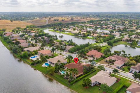House in Davie, Florida 7 bedrooms, 418.62 sq.m. № 1692336 - photo 5