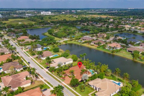 House in Davie, Florida 7 bedrooms, 418.62 sq.m. № 1692336 - photo 4