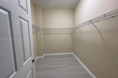 Touwnhouse à vendre à Fort Lauderdale, Floride: 3 chambres, 145.11 m2 № 1990250 - photo 8