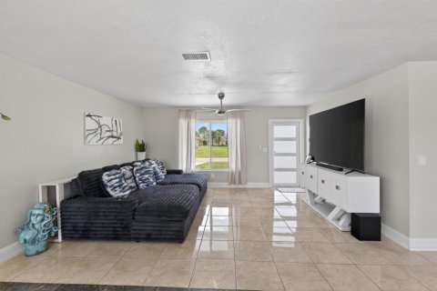 Casa en venta en Port St. Lucie, Florida, 3 dormitorios, 122.63 m2 № 2249210 - foto 16