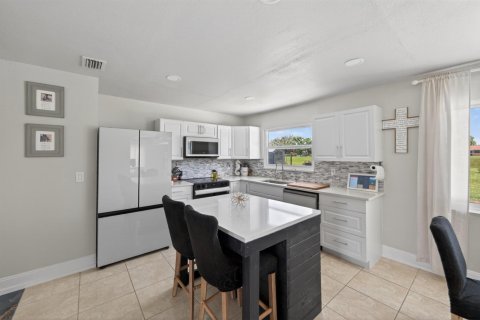 Casa en venta en Port St. Lucie, Florida, 3 dormitorios, 122.63 m2 № 2249210 - foto 11