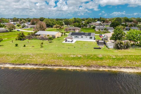 Casa en venta en Port St. Lucie, Florida, 3 dormitorios, 122.63 m2 № 2249210 - foto 5