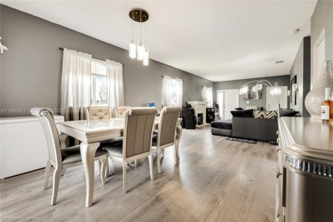 Купить виллу или дом в Хомстед, Флорида 5 спален, 201.6м2, № 2044986 - фото 5