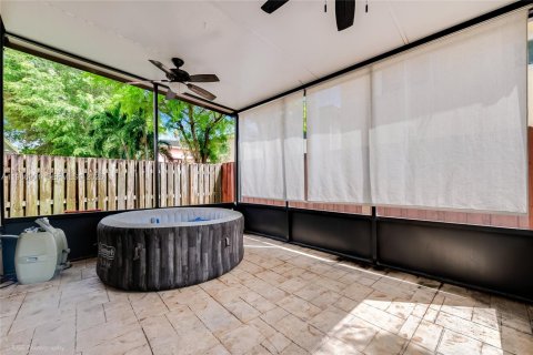 Купить виллу или дом в Хомстед, Флорида 5 спален, 201.6м2, № 2044986 - фото 20