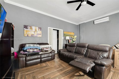 Купить виллу или дом в Хомстед, Флорида 5 спален, 201.6м2, № 2044986 - фото 17