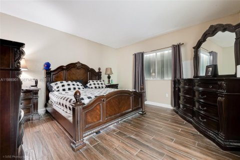 Купить виллу или дом в Хомстед, Флорида 5 спален, 201.6м2, № 2044986 - фото 9