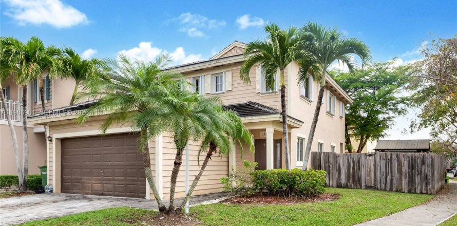 Дом в Хомстед, Флорида 5 спален, 201.6м2 № 2044986