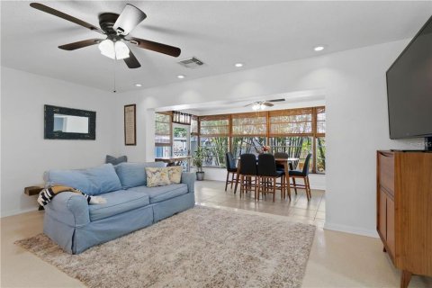 Casa en alquiler en Palm Harbor, Florida, 3 dormitorios, 136.75 m2 № 1798429 - foto 9