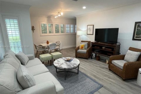 Villa ou maison à louer à Coral Gables, Floride: 2 chambres, 120.77 m2 № 2080983 - photo 2