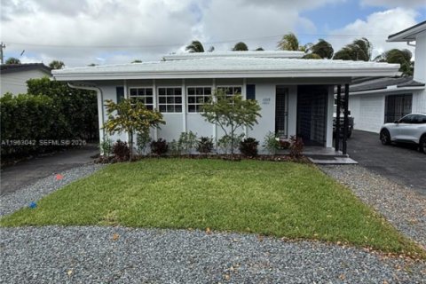 Villa ou maison à Coral Gables, Floride 2 chambres, 120.77 m2 № 2080983
