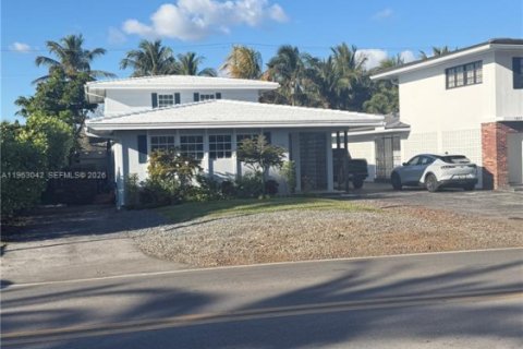 Villa ou maison à louer à Coral Gables, Floride: 2 chambres, 120.77 m2 № 2080983 - photo 18