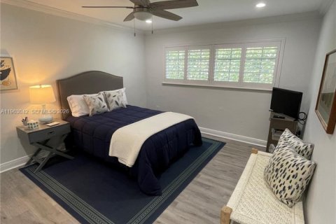 Villa ou maison à louer à Coral Gables, Floride: 2 chambres, 120.77 m2 № 2080983 - photo 12