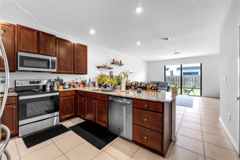 Купить таунхаус в Хомстед, Флорида 3 спальни, 142.14м2, № 1802581 - фото 4