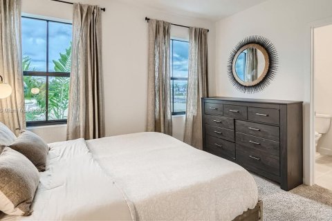 Townhouse in Florida City, Florida 3 bedrooms, 135.27 sq.m. № 1697103 - photo 13