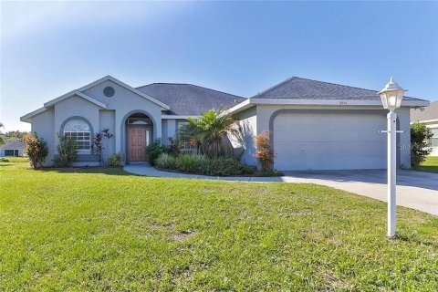House in Palmetto, Florida 3 bedrooms, 145.39 sq.m. № 2238699