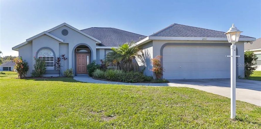 House in Palmetto, Florida 3 bedrooms, 145.39 sq.m. № 2238699