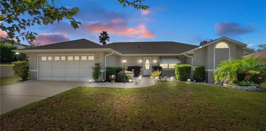 Villa ou maison à Lecanto, Floride 3 chambres, 145.58 m2 № 2131790