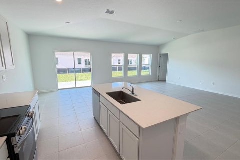 House in Kissimmee, Florida 4 bedrooms, 179.86 sq.m. № 2239768 - photo 4