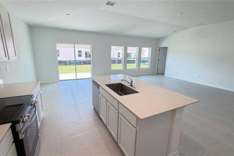 House in Kissimmee, Florida 4 bedrooms, 179.86 sq.m. № 2239768 - photo 5
