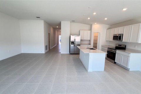 House in Kissimmee, Florida 4 bedrooms, 179.86 sq.m. № 2239768 - photo 7