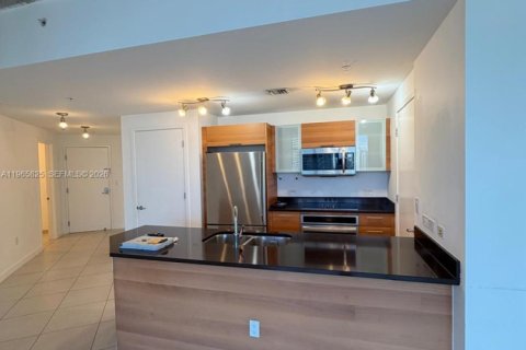 Снять в аренду кондоминиум в Майами, Флорида 1 спальня, 79.99м2, № 2027418 - фото 9