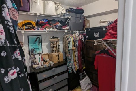 Купить кондоминиум в Маргит, Флорида 2 спальни, 94.67м2, № 2012110 - фото 28