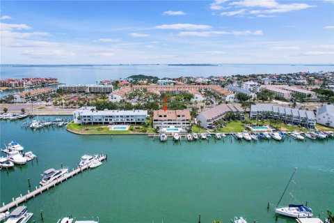 Condominio en venta en Tierra Verde, Florida, 2 dormitorios, 153.75 m2 № 1666977 - foto 1