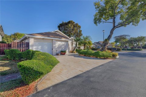 Casa en venta en Miami, Florida, 3 dormitorios, 128.48 m2 № 2268301 - foto 8
