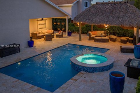 Casa en venta en Miami, Florida, 3 dormitorios, 128.48 m2 № 2268301 - foto 2