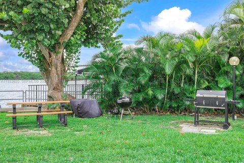 Condominio en venta en Miami, Florida, 1 dormitorio, 77.2 m2 № 1992887 - foto 2