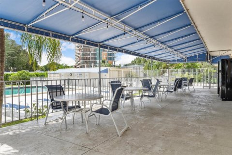 Condominio en venta en Miami, Florida, 1 dormitorio, 77.2 m2 № 1992887 - foto 18