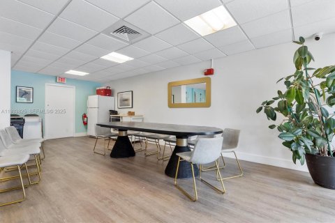 Condominio en venta en Miami, Florida, 1 dormitorio, 77.2 m2 № 1992887 - foto 24