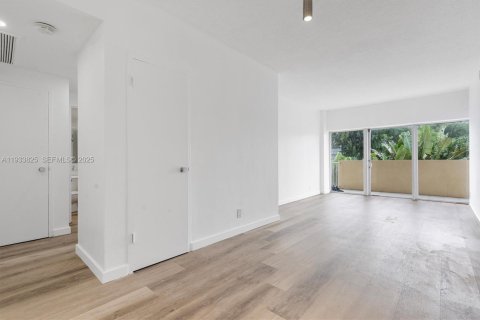 Condominio en venta en Miami, Florida, 1 dormitorio, 77.2 m2 № 1992887 - foto 9