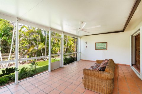 Снять в аренду виллу или дом в Корал-Гейблс, Флорида 3 спальни, 145.86м2, № 2046460 - фото 19