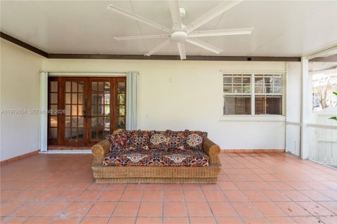 Снять в аренду виллу или дом в Корал-Гейблс, Флорида 3 спальни, 145.86м2, № 2046460 - фото 20