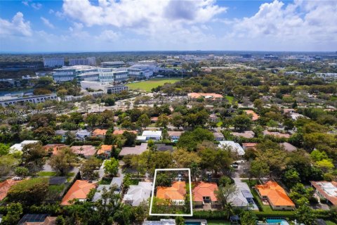 Снять в аренду виллу или дом в Корал-Гейблс, Флорида 3 спальни, 145.86м2, № 2046460 - фото 25