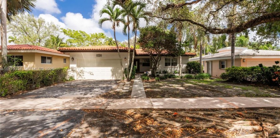 Дом в Корал-Гейблс, Флорида 3 спальни, 145.86м2 № 2046460