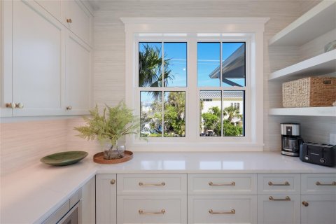House in Anna Maria, Florida 4 bedrooms, 301.93 sq.m. № 2166355 - photo 24