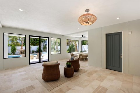 House in Anna Maria, Florida 4 bedrooms, 301.93 sq.m. № 2166355 - photo 6