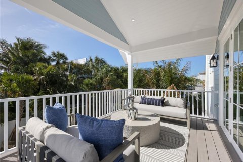 House in Anna Maria, Florida 4 bedrooms, 301.93 sq.m. № 2166355 - photo 28